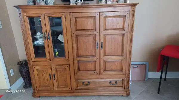 Oak Cabinet Entertainment Center Lots of Storage