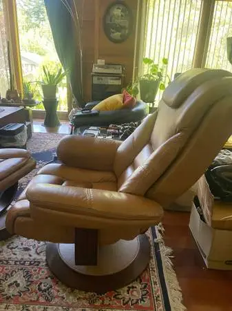 Ekornes Stressless style recliner and ottoman