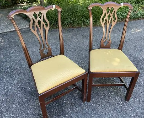 Dinningroom chairs (pair)