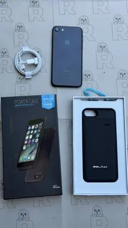 IPhone 7 32g Unlocked with battery case