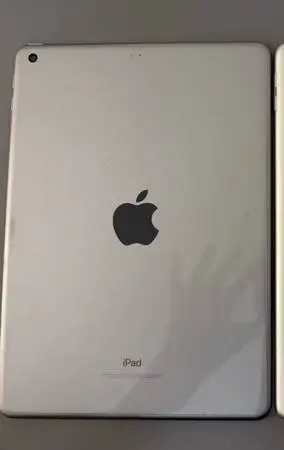 iPad 6th generation 128GB 32GB
