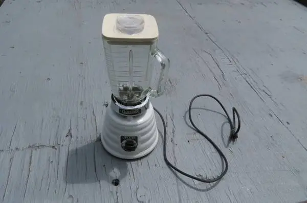 OSTER BEEHIVE BLENDER - IMMACULATE! - 3-SPEED - WORKS GREAT!