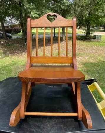 VINTAGE CHILD’S ROCKING CHAIR FOLDABLE