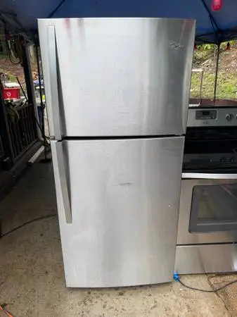 Whirlpool 18 cube refrigerator