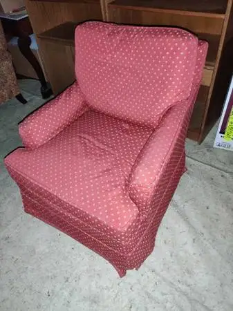 Accent Chairs: Swivel & Rocker