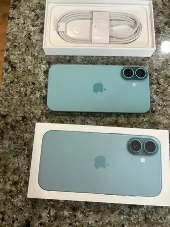 Iphone 16 128gb unlocked with bix abd charger