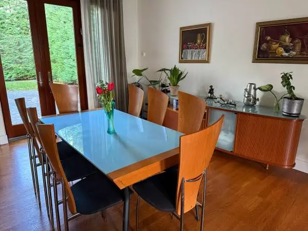 Italian-made contemporary dining room set