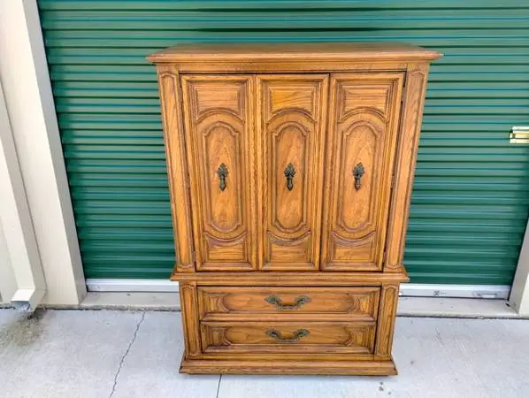 Vintage Thomasville Mediterranean Style Gentlemans Chest- Made in NC!