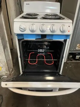 GOOD CONDITION WHITE COLOR COMPACT (( ELECTRIC 220V )) STOVE