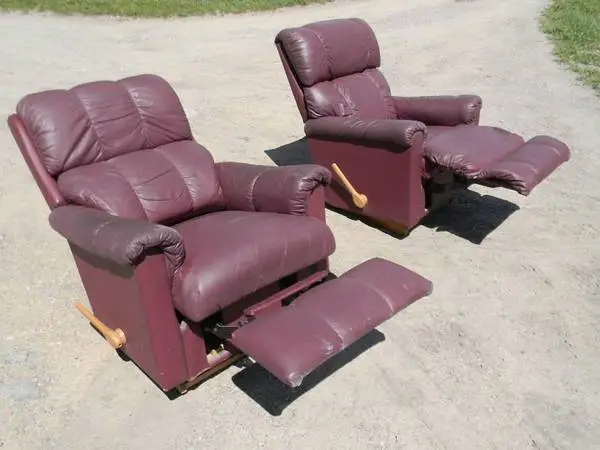 Pair of La-Z-Boy Recliners