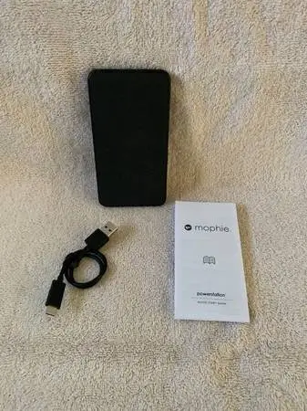 Mophie Powerstation Mini PORTABLE BATTERY CHARGER +18 Hours Batt.