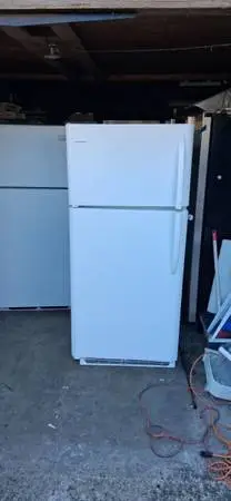 *~ Kenmore White Refrigerator/Freezer ~* We can deliver
