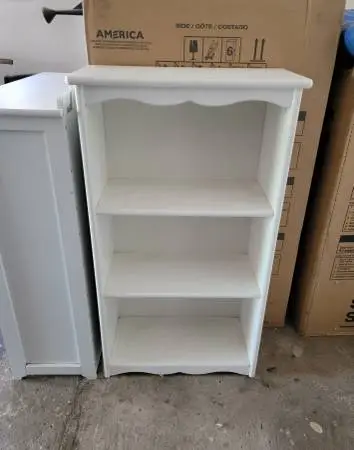 Wooden shelf. Bookshelf. Three tier. White. Antique. Great Condition.
