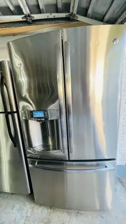 GE Refrigerator 36Wx33Dx70H