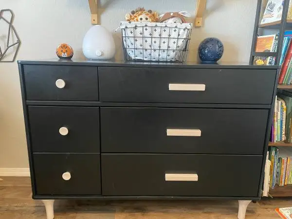 Dresser set