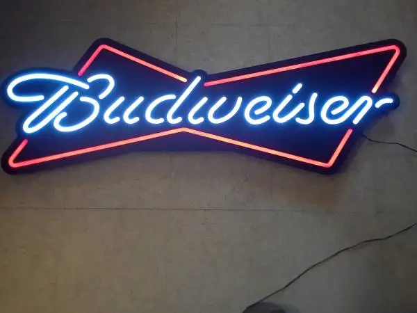 budweiser  4 bowtie