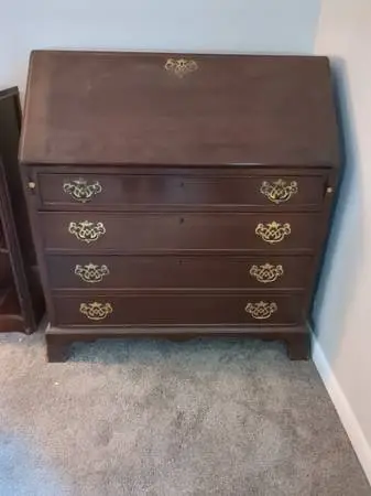 Antique desk with 4 drawers