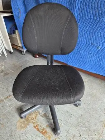 👍Simple Black Padded Adjustable DESK CHAIR-Excellent Condition!