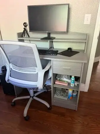 Computer dask and chair