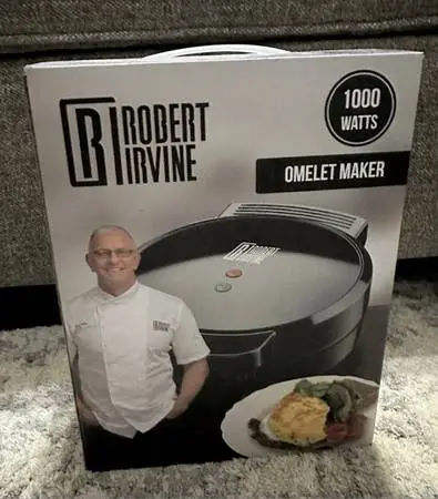 Omelet Maker Robert Irvine 1000 Watts New In Box