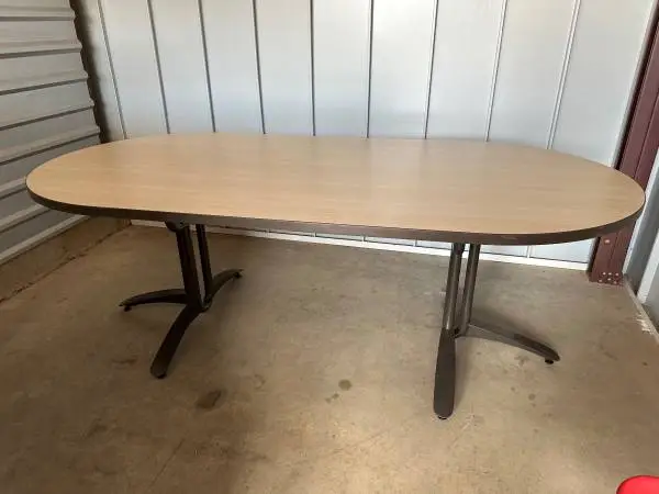 Versteel Vela 42”x84” Racetrack Oval Conference Table