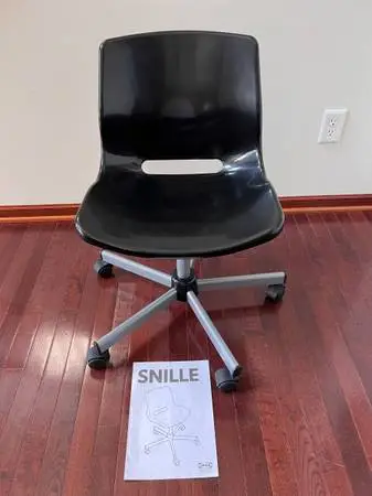 IKEA Snille swivel rolling adjustable chair - LIKE NEW