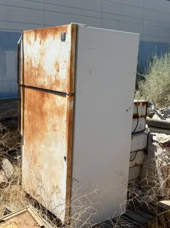 Refrigerator