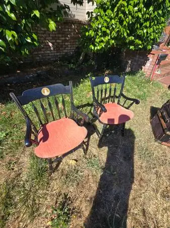 set of 2 vintage chairs