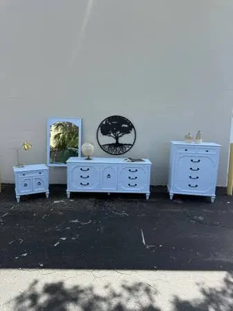 ๐ Beautiful 4pc Thomasville Dresser Set Delivery ๐ Avail