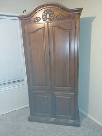 Entertainment Ctr. Twinbed w/nice Frame-Wheelchair~