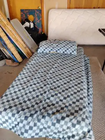 2 single beds. Barely used.