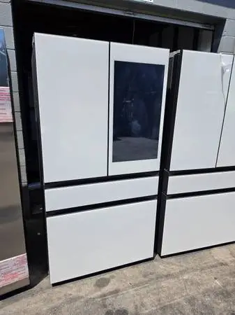 New ! Samsung family hub refrigerator white glass