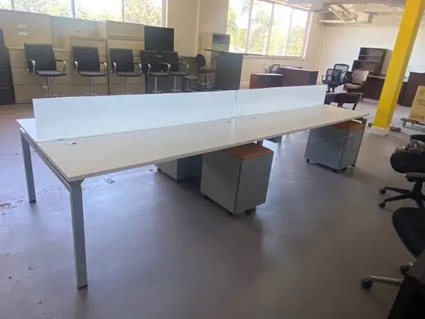 MODERN STATIONS WHITE CLUSTER OF 4 DESKS 12X4