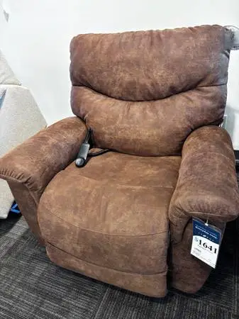 🔥 La-Z-Boy James Power Lift Recliner 🔥