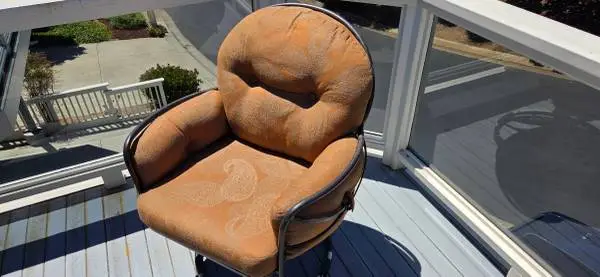 O. W. Lee patio chairs: set of four