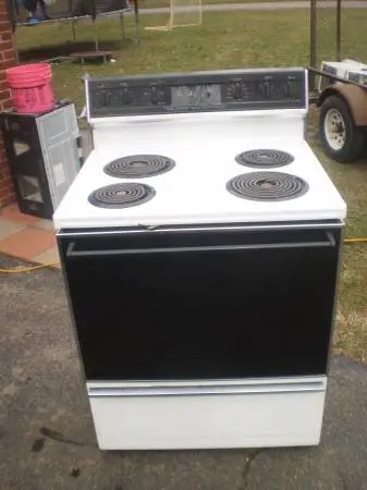 GE Electric Stove