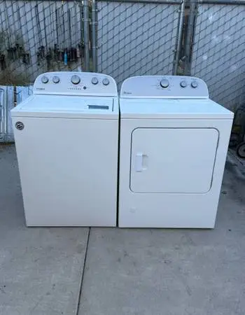 Whirlpool Washer & Gas Dryer with Warranty