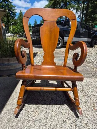 🪑VINTAGE TELL CITY SOLID MAPLE ROCKING CHAIR-Excellent Condition!