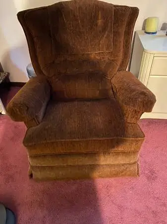 Nice recliner including massage mat
