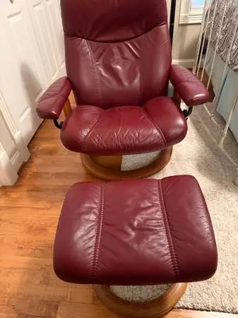 Ekornes - Stressless Consul Chair and Ottoman (Medium)