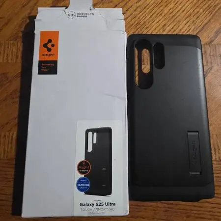 Spigen Tough Armor for Galaxy S25 Ultra Case. Used VGC