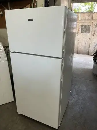 GOOD CON.WHITE COLOR GE TOP FREEZER REFRIGERATOR 17 .0 c