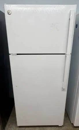 *Scratch & Dent* NEW GE Top Freezer Fridge GTS17DTNPRWW, White