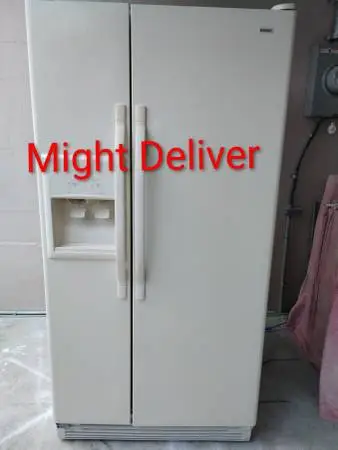 Fridge/Freezer-Works Great Very Clean Might Deliver
