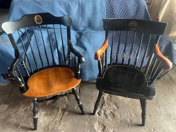 Syracuse University & UVM College Graduation Chairs