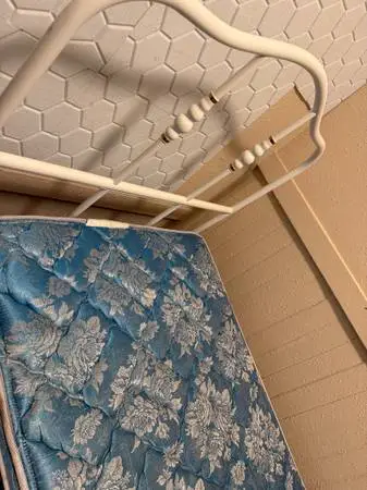 Twin bed