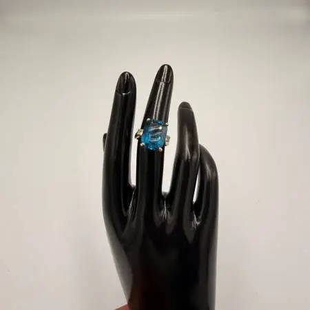 10k Gold London Blue Topaz Cocktail Ring Size 6