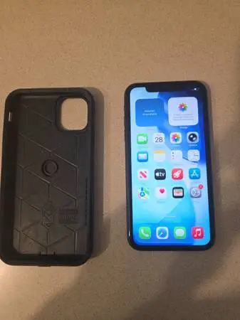 Apple iPhone 11 5G 64 GB Unlocked