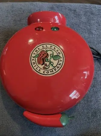 ELECTRIC QUESADILLA MAKER BY EL PASO CHILE COMPANY