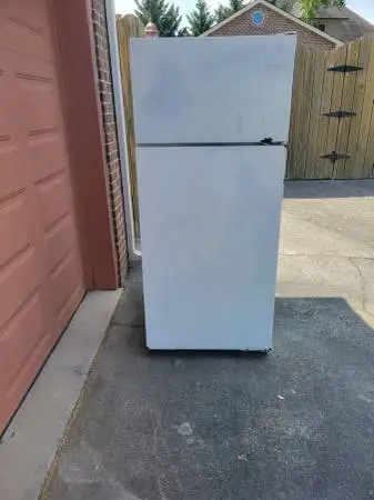 White fridge runs good